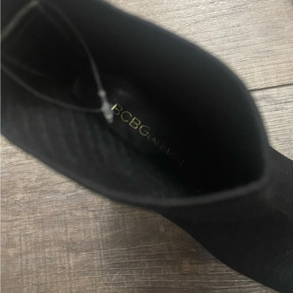 BCBGeneration Black Ankle Booties Stretch Pull On Casual Dressy Event NWOT - Picture 7 of 9